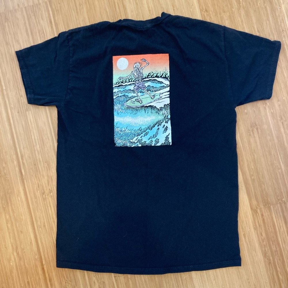 Lost Graphic Tee of Skeleton Surfing